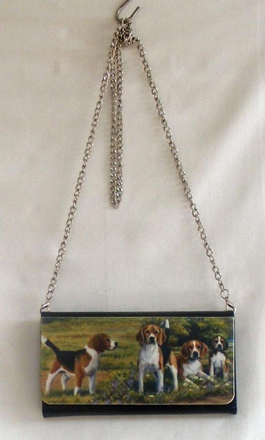 Beagle clutch bag with chain