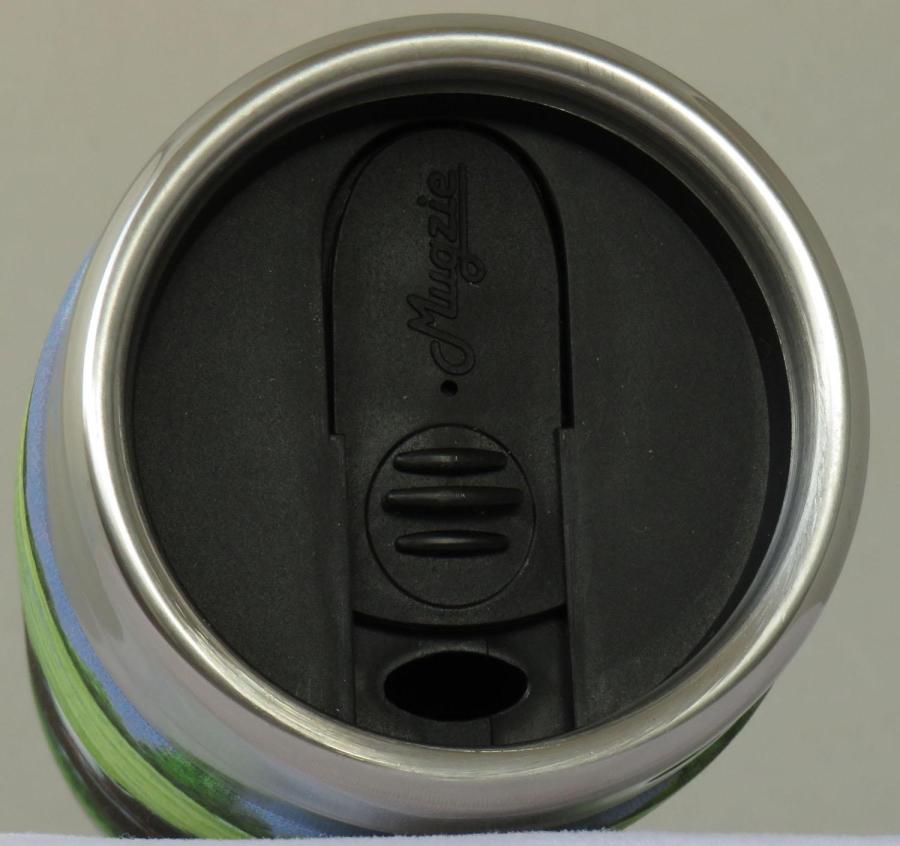 travel mug lid open
