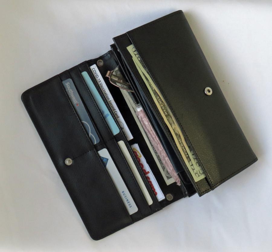 clutch wallet interior 3