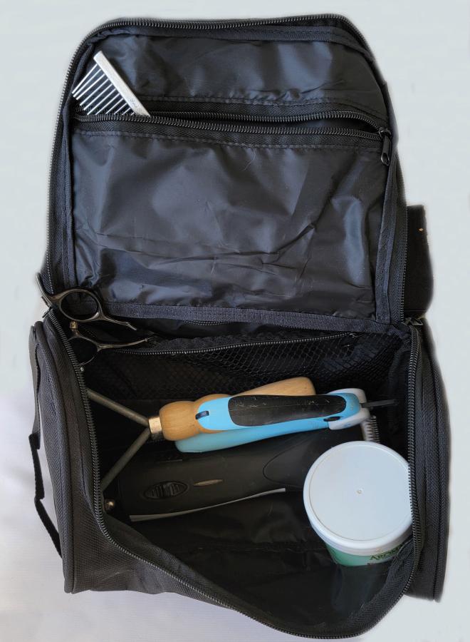 travel bag with grooming tools