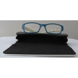 glasses case regular glasses comparison